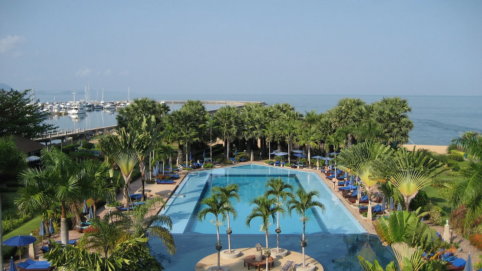 Beach clubs in Pattaya: what they actually are