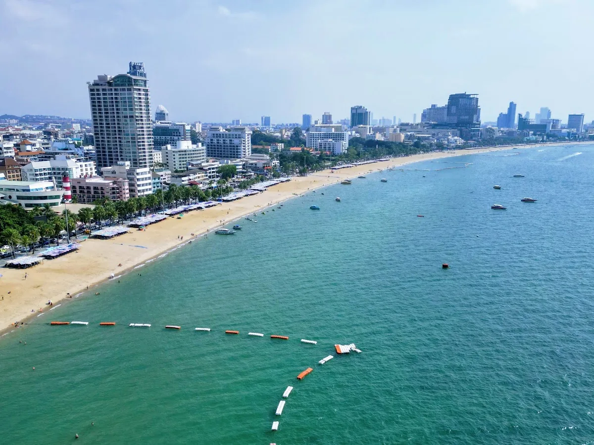Songkran in Pattaya: the longest water fight in Thailand
