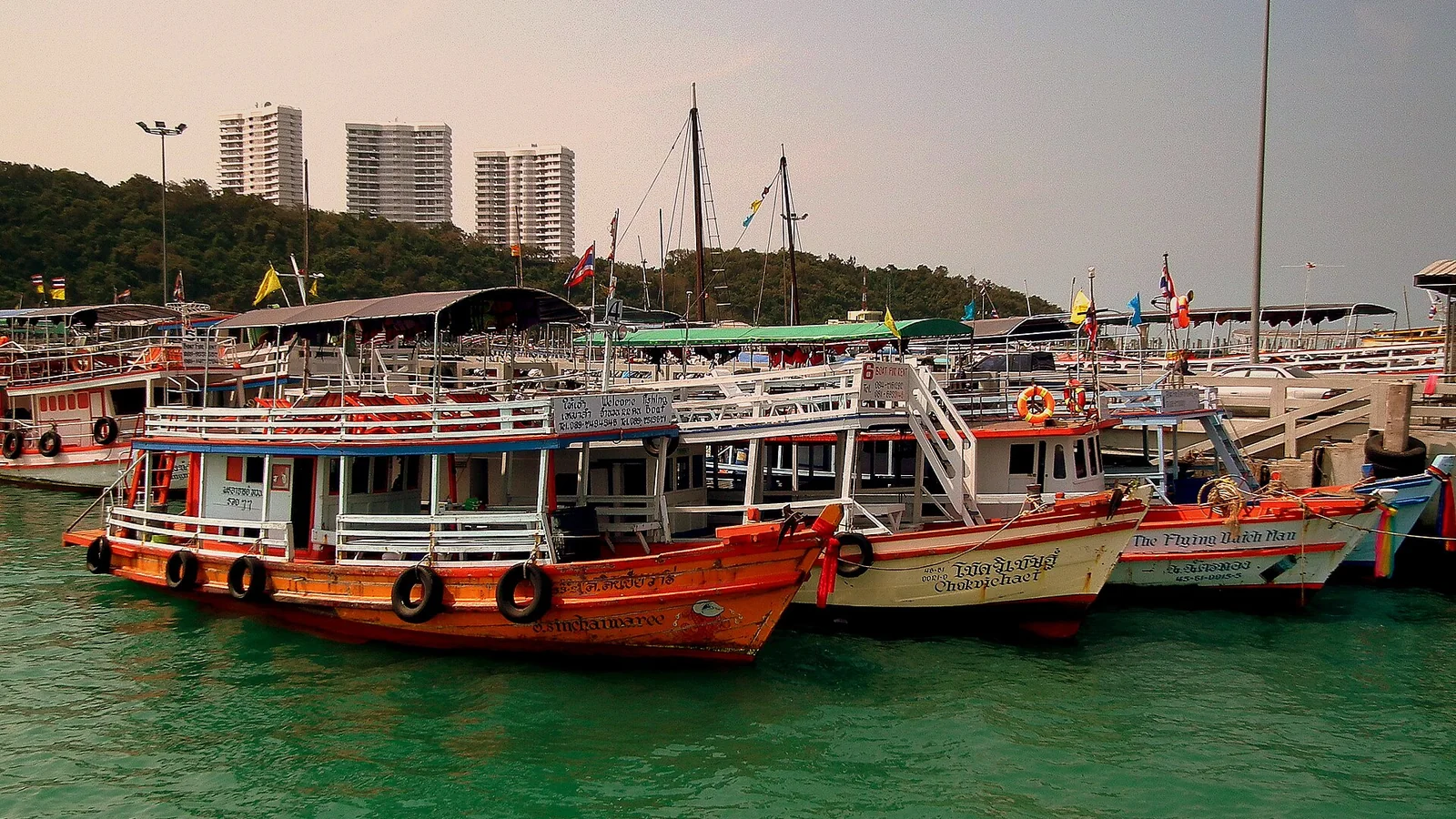 Boat trips and yacht charters from Pattaya