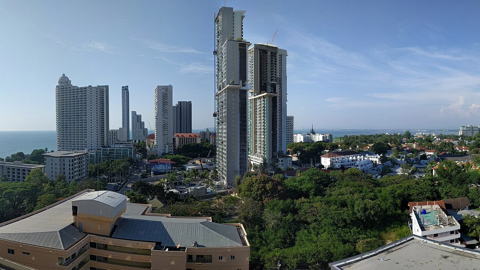 Rooftop bars and restaurants in Pattaya